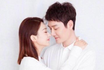 甜美奥莉吃甜点